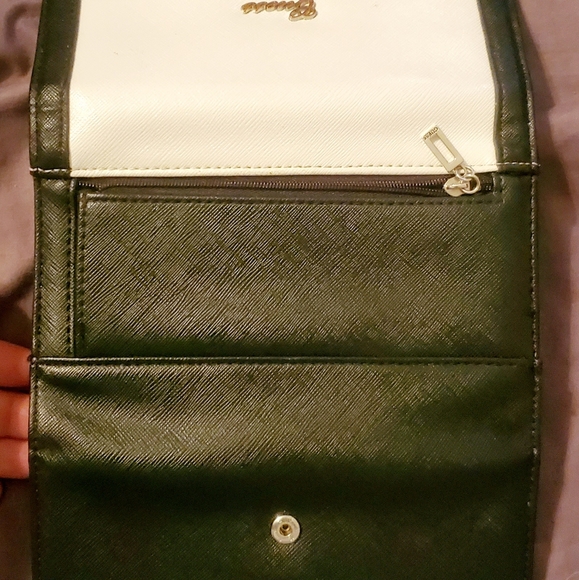 Guess wallet - Picture 3 of 3